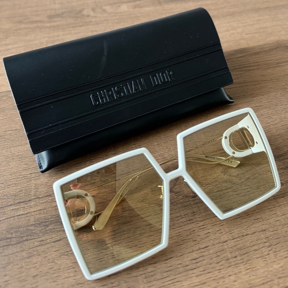 Christian Dior 30Montaigne SU 95B2 White and Gold Square Sunglasses - Picture 1 of 13